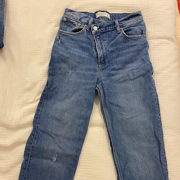 Abercrombie 90's Straight, Ultimate High Rise, Crossover Jeans - Picture 1 of 4